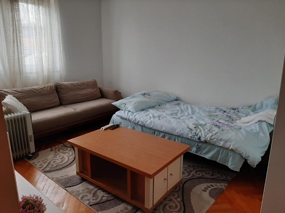 Ulpiana Apartment Centrum, Prishtine Bagian luar foto